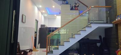 Cầu thang kiếng 70