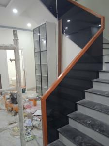 Cầu thang kính Biên Hòa 25
